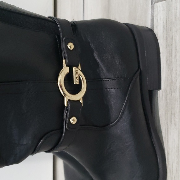 Guess boots. - Picture 3 of 9
